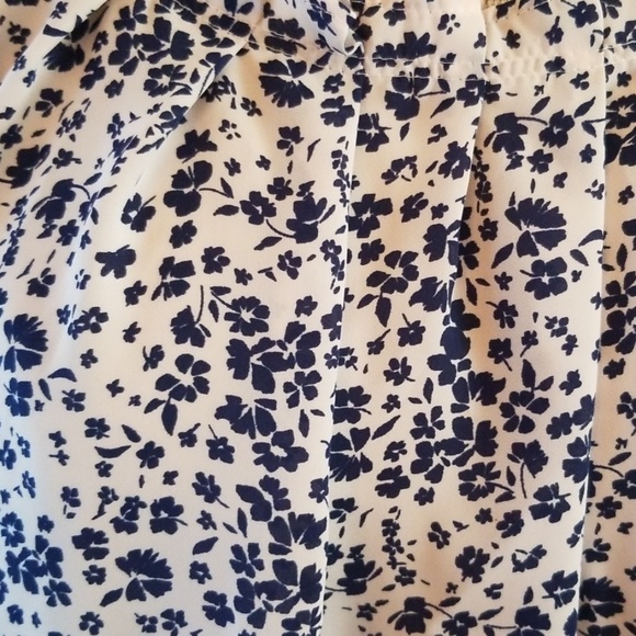 Flower print top - Picture 2 of 4